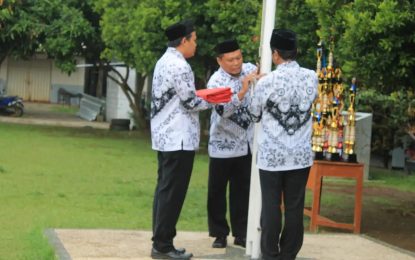 Guru SMKN 4 Kota Bogor Menjadi Petugas Upacara pada HGN 2018