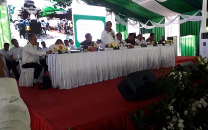 Warga dan Anak Sekolah Di Gunung Putri Sambut Boling Ade Yasin