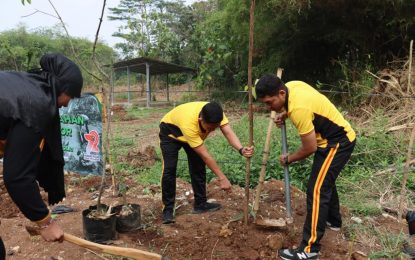 Dalam Rangka Menyambut Hut Humas Ke-72 Tahun Humas Polres Bogor Melaksanakan Giat Penghijauan  Penanaman Pohon Diwilayah Hukum Polres Bogor Kabupaten Bogor