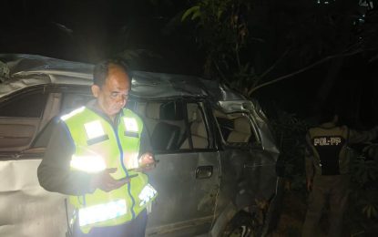 Sebuah Mobil Terlibat Kecelakan Lalu LintasTunggal di Jalan Alternatif Kopo Cisarua, Pihak Polsek Cisarua Lakukan Penanganan