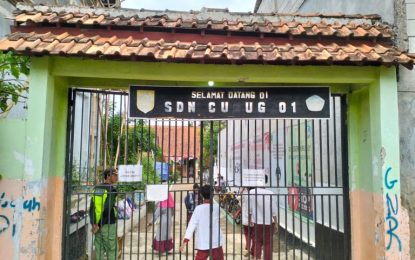 Orang Tua Murid Gelisah Karena Untuk Mengambil Raport Anak, Harus Lunas Pembayaran Uang Seragam