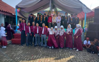SDN Cikeas 04 Melepas 42 Siswa-Siswi