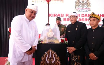 Pemkab Bogor Lepas Mahkota Binokasih Sanghyang Kepada Pemkab Sumedang